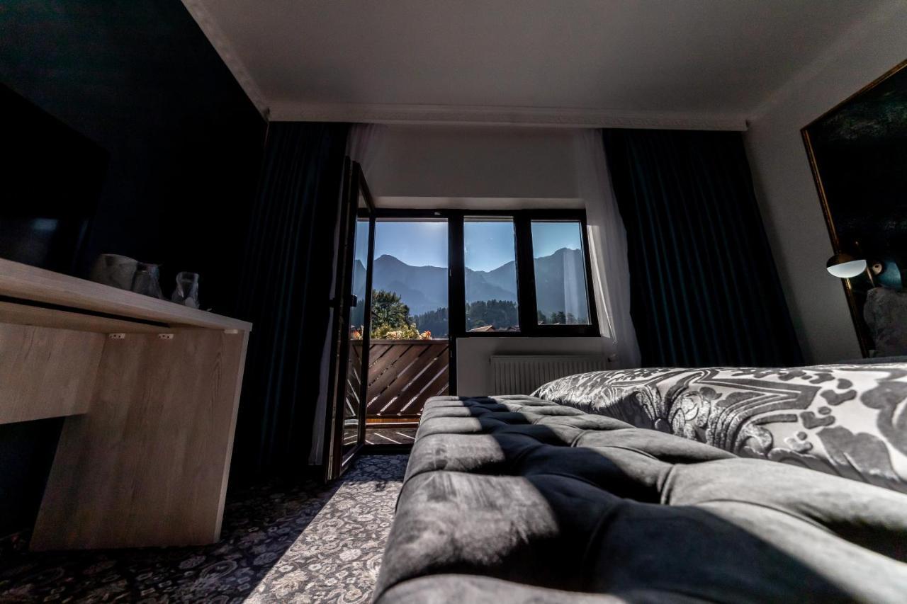 Suru Hotel & Restaurant Буштени Экстерьер фото